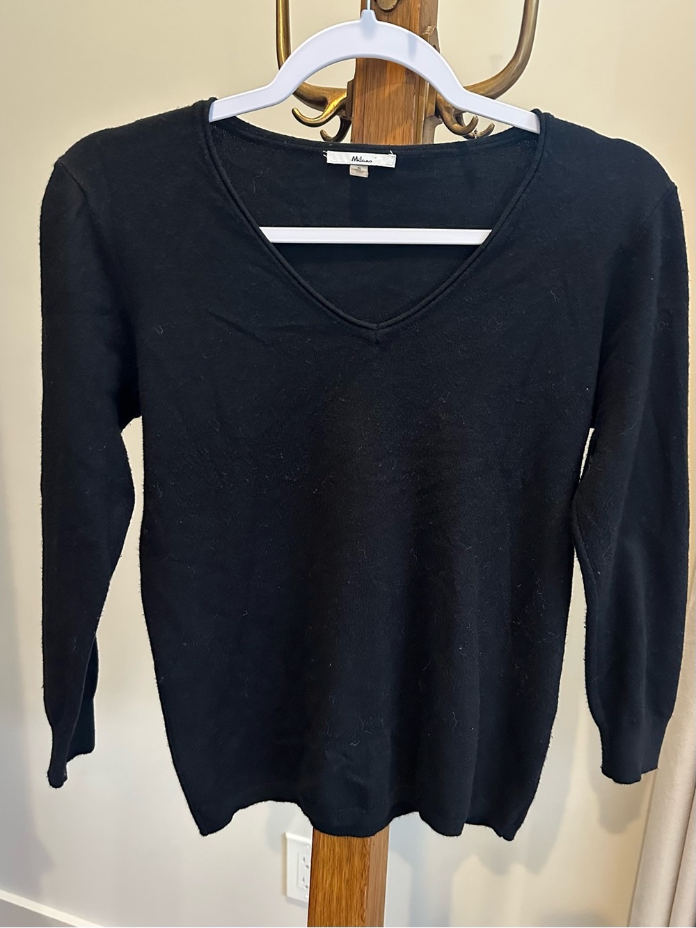 Milano Black V-Neck Pullover KT004